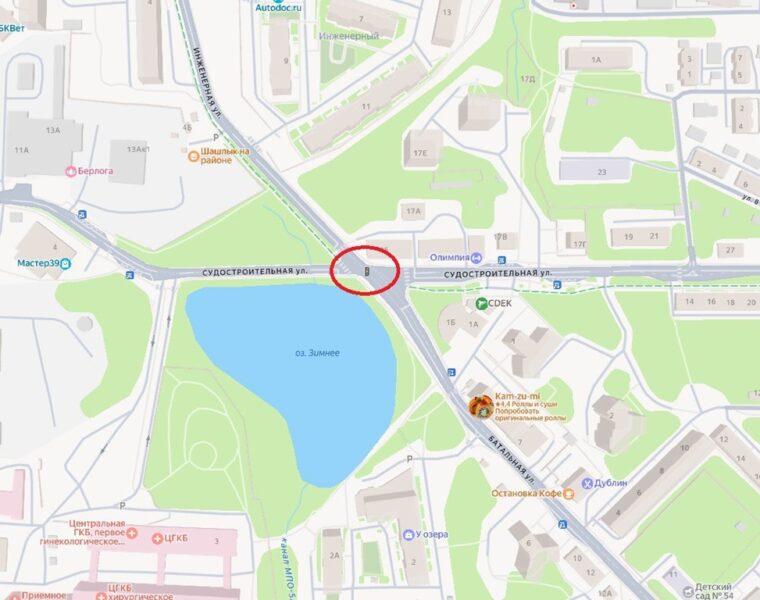 Просадка грунта в Калининграде заблокировала движение троллейбусов