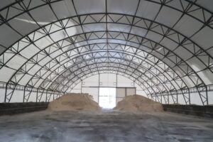 Калининградские коммунальщики отчитались о рекордном объеме убранного с улиц снега