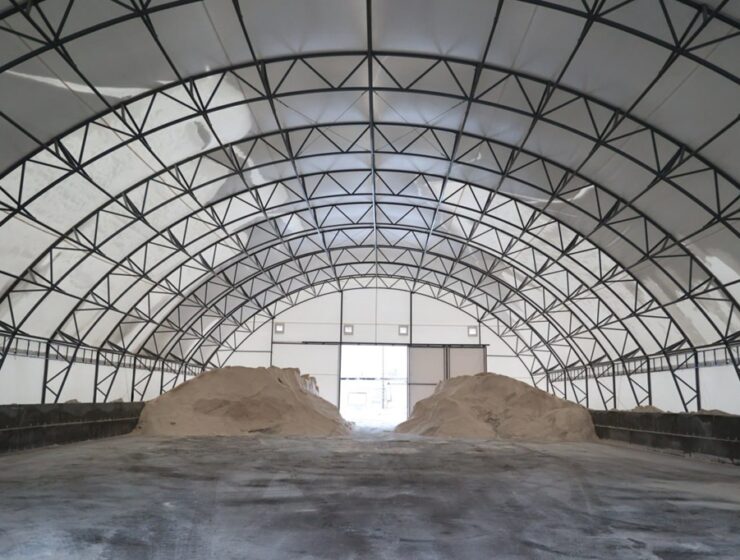 Калининградские коммунальщики отчитались о рекордном объеме убранного с улиц снега