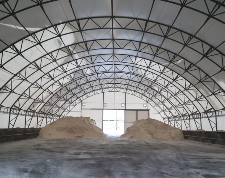 Калининградские коммунальщики отчитались о рекордном объеме убранного с улиц снега