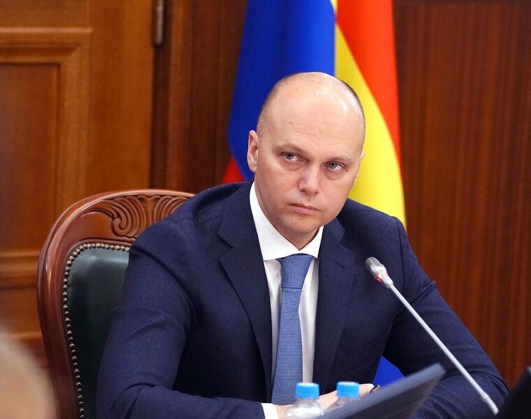 &laquo;Я жду чёрный список управляющих компаний!&raquo;: Беспрозванных устроил разнос за коллапс в Калининграде