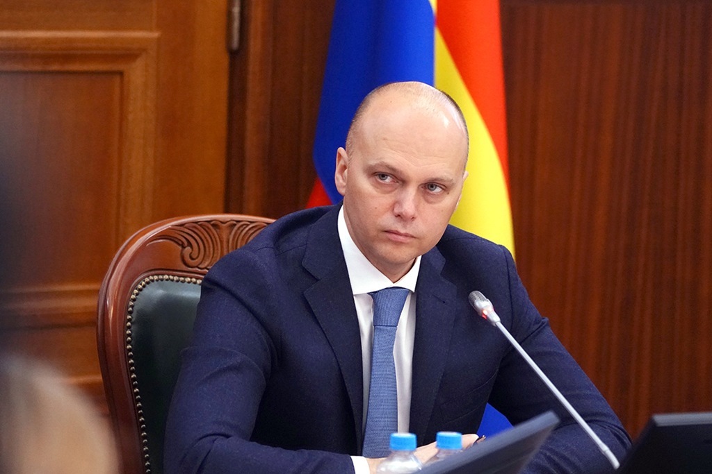 &laquo;Я жду чёрный список управляющих компаний!&raquo;: Беспрозванных устроил разнос за коллапс в Калининграде