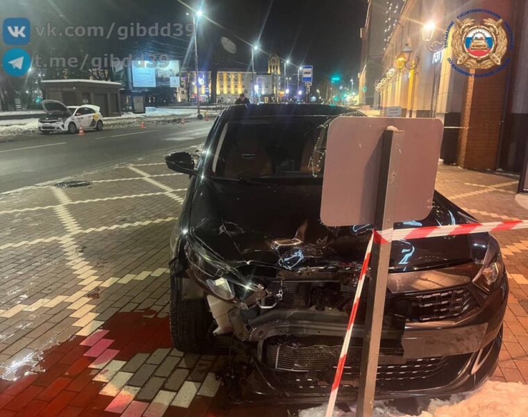 На Гвардейском проспекте в Калининграде столкнулись два автомобиля