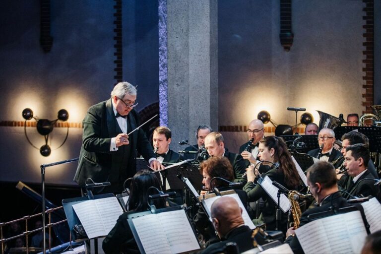 &laquo;Святая к музыке любовь&raquo;: Калининградская филармония отпраздновала День артиста