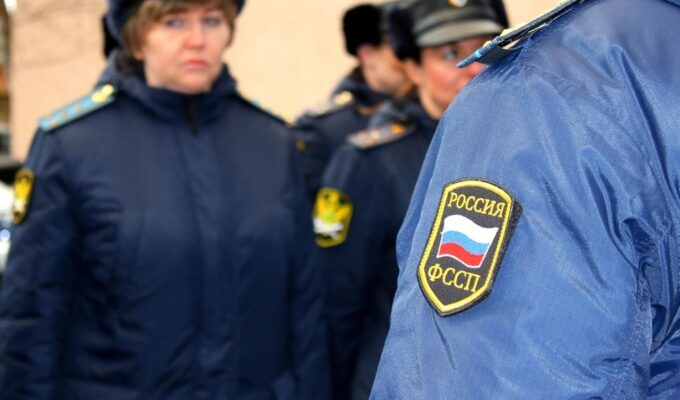 Калининградец заплатил банку 412 тысяч рублей после ареста дома и счетов