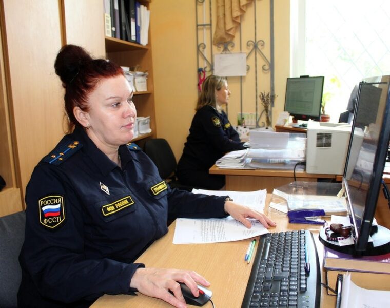 Мать троих детей в третий раз осудили за неуплату алиментов