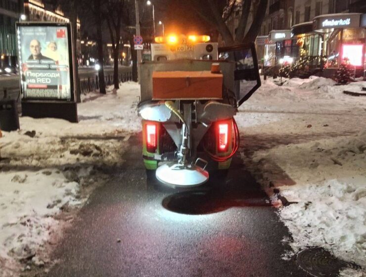 В&nbsp;Калининграде за&nbsp;ночь использовали почти 400 тонн соли для борьбы со&nbsp;снегом