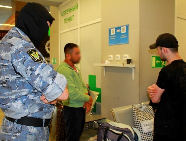 Калининградские приставы организовали вторую в&nbsp;году депортацию нелегальных мигрантов