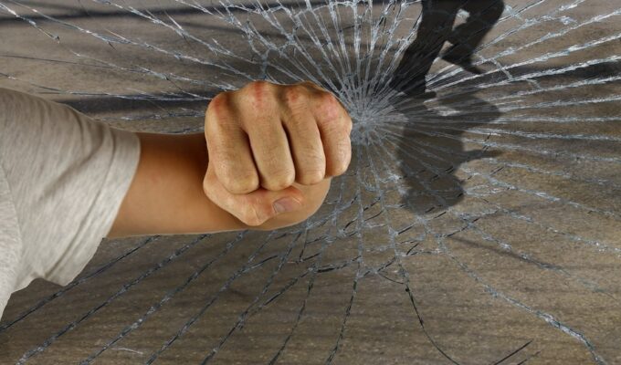 Последствия конфликта у&nbsp;бара: жителю Гусева грозит срок за&nbsp;двойной перелом челюсти незнакомца