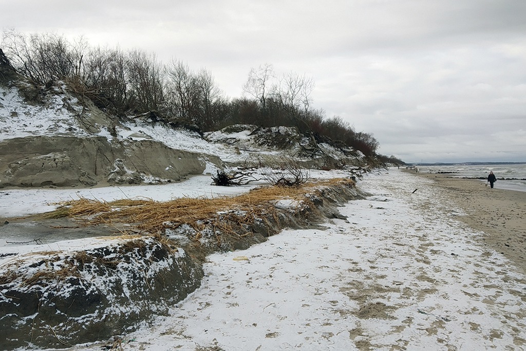 Беспрозванных продлил режим повышенной готовности в Калининградской области