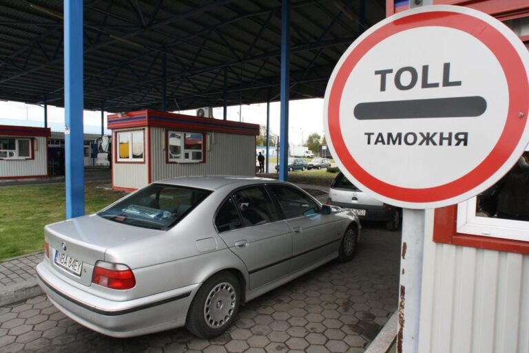 Таможня возбудила 58 дел против иностранцев за&nbsp;невывоз автомобилей