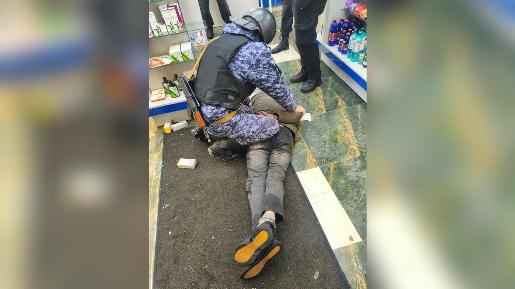 В Калининграде задержали мужчину, разгромившего аптеку на Дзержинского