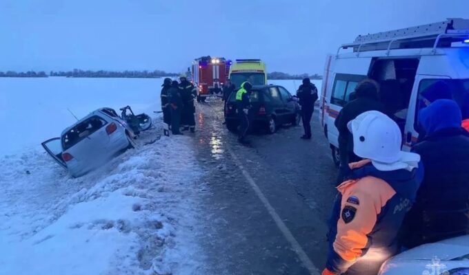 Лобовое столкновение под Полесском: пострадали четыре человека, среди них ребёнок
