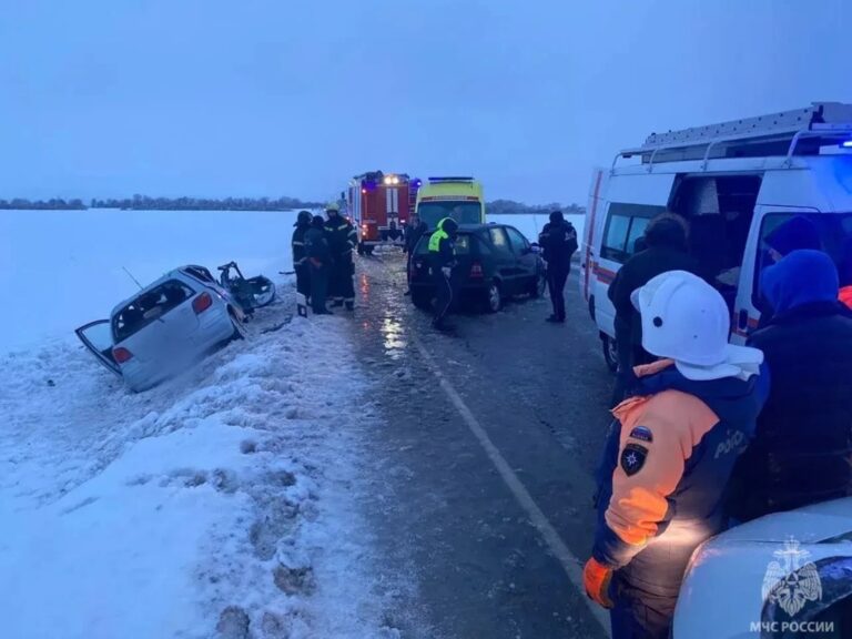Лобовое столкновение под Полесском: пострадали четыре человека, среди них ребёнок
