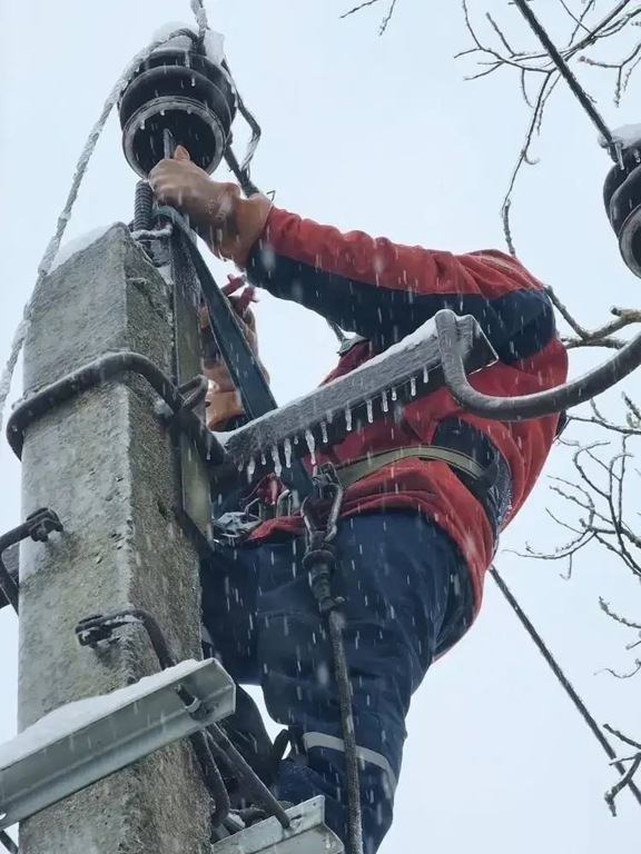 Ледяной дождь оставил без света 7 тысяч калининградцев: в регионе ждут морозы до -25