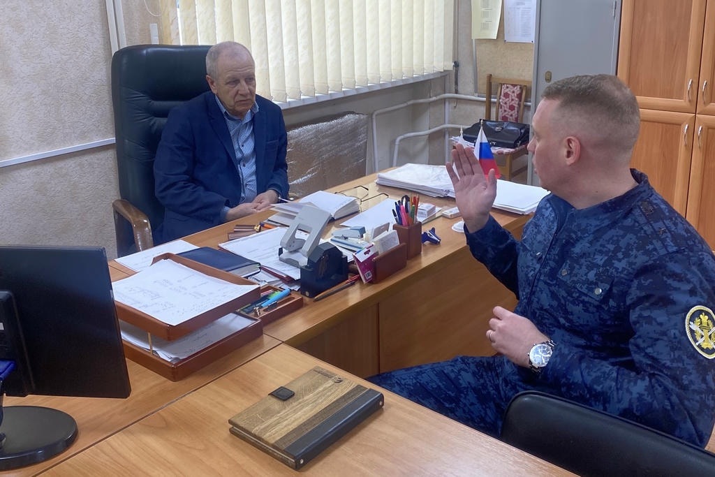 Общественники проверили колонию-поселение №12 в Славинске: осмотр и приём