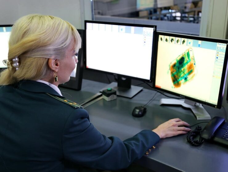 Чемоданы ломились от&nbsp;киндеров и&nbsp;янтаря: что везли пассажиры из&nbsp;Храброво в&nbsp;январе