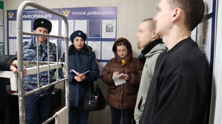 Общественники проверили колонию-поселение №12 в&nbsp;Славинске: осмотр и&nbsp;приём