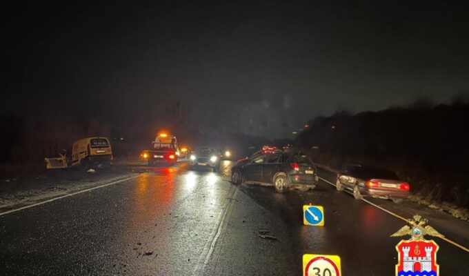 Выехал на&nbsp;встречку под Гурьевском и&nbsp;отправил пассажирку в&nbsp;больницу