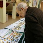 Ветеран калининградской таможни подарил музею полтысячи значков, собранных за&nbsp;полвека