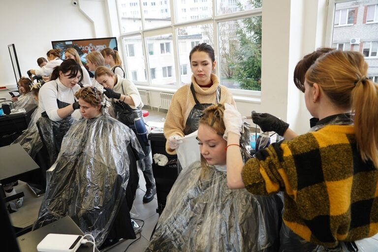 Калининградцы всё чаще стригутся и&nbsp;чинят машины: статистика бытовых услуг за&nbsp;10 лет