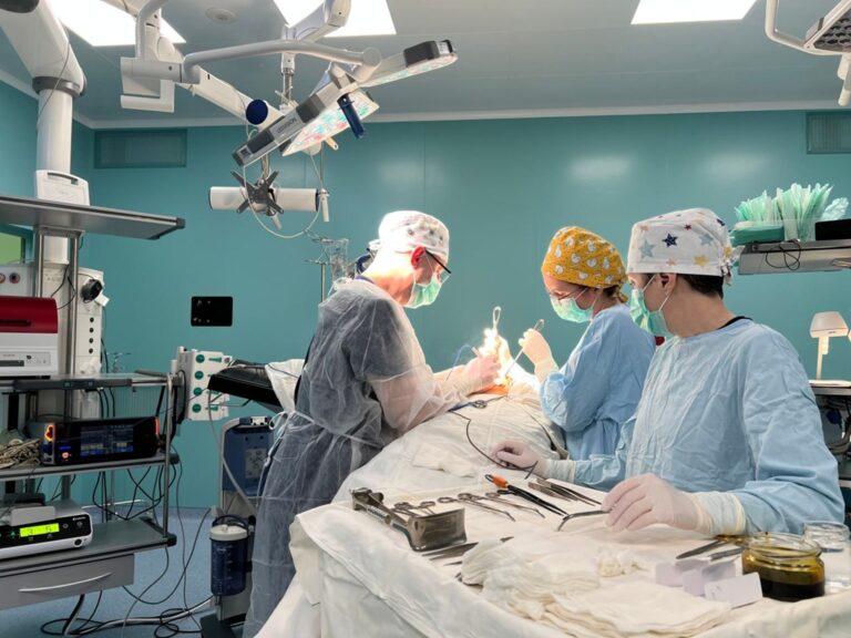 Калининградские онкологи провели сложную операцию: удалили опухоль груди и&nbsp;образование в&nbsp;лёгком за&nbsp;один раз