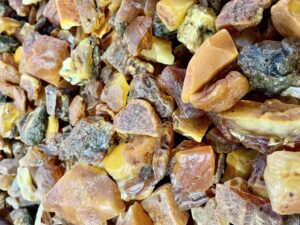 Янтарный комбинат и&nbsp;калининградские переработчики подписали рекордное соглашение на&nbsp;110 тонн сырья