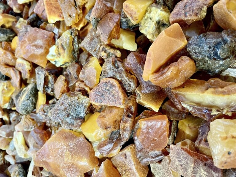 Янтарный комбинат и&nbsp;калининградские переработчики подписали рекордное соглашение на&nbsp;110 тонн сырья