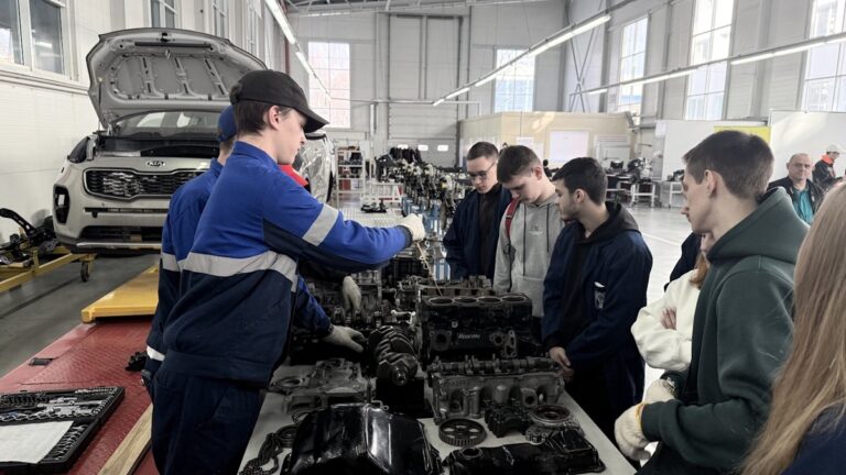 Более 200 школьников попробовали себя в&nbsp;роли автомехаников на&nbsp;чемпионате &laquo;Профессионалы&raquo; в&nbsp;Калининграде