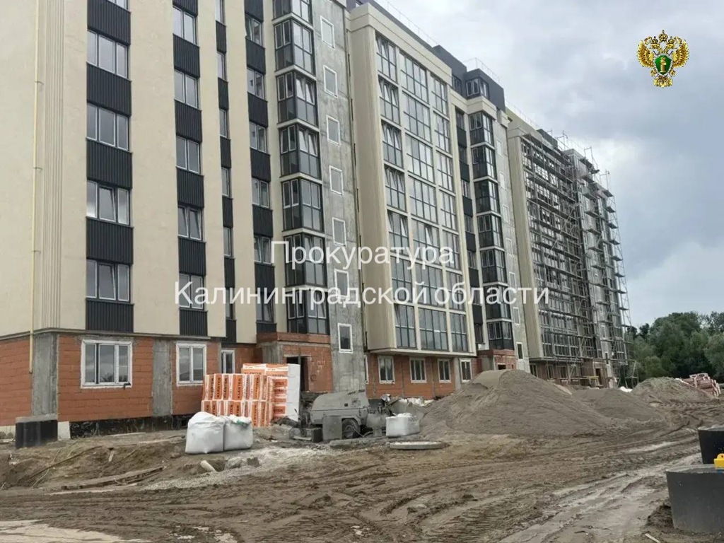 Калининградский предприниматель ответит в суде за падение рабочего в шахту на Дубовой аллее