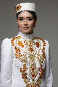 Калининградский янтарный комбинат впервые представил в&nbsp;Китае коллекцию одежды с&nbsp;янтарем