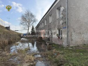 &laquo;Водоканал&raquo; перекрыл канализацию, а&nbsp;администрация не расселяет дом в&nbsp;Малом Исаково