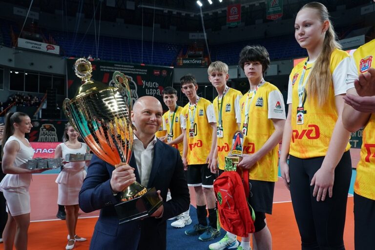 Полесск против Гагарина: драматичный финал &laquo;Кубка Локо&raquo; выиграла гимназия №40