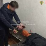 Житель Гурьевска напал на&nbsp;спящую мать с&nbsp;кружкой и&nbsp;пытался задушить &mdash; дело передано в&nbsp;суд