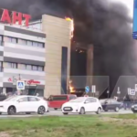 В&nbsp;Калининграде полыхает один из&nbsp;крупнейших торговых центров (видео)