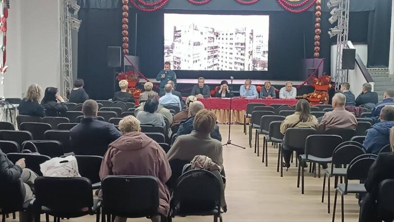 Дятлова: жителей аварийного дома на&nbsp;Московском проспекте начнут расселять с&nbsp;завтрашнего дня