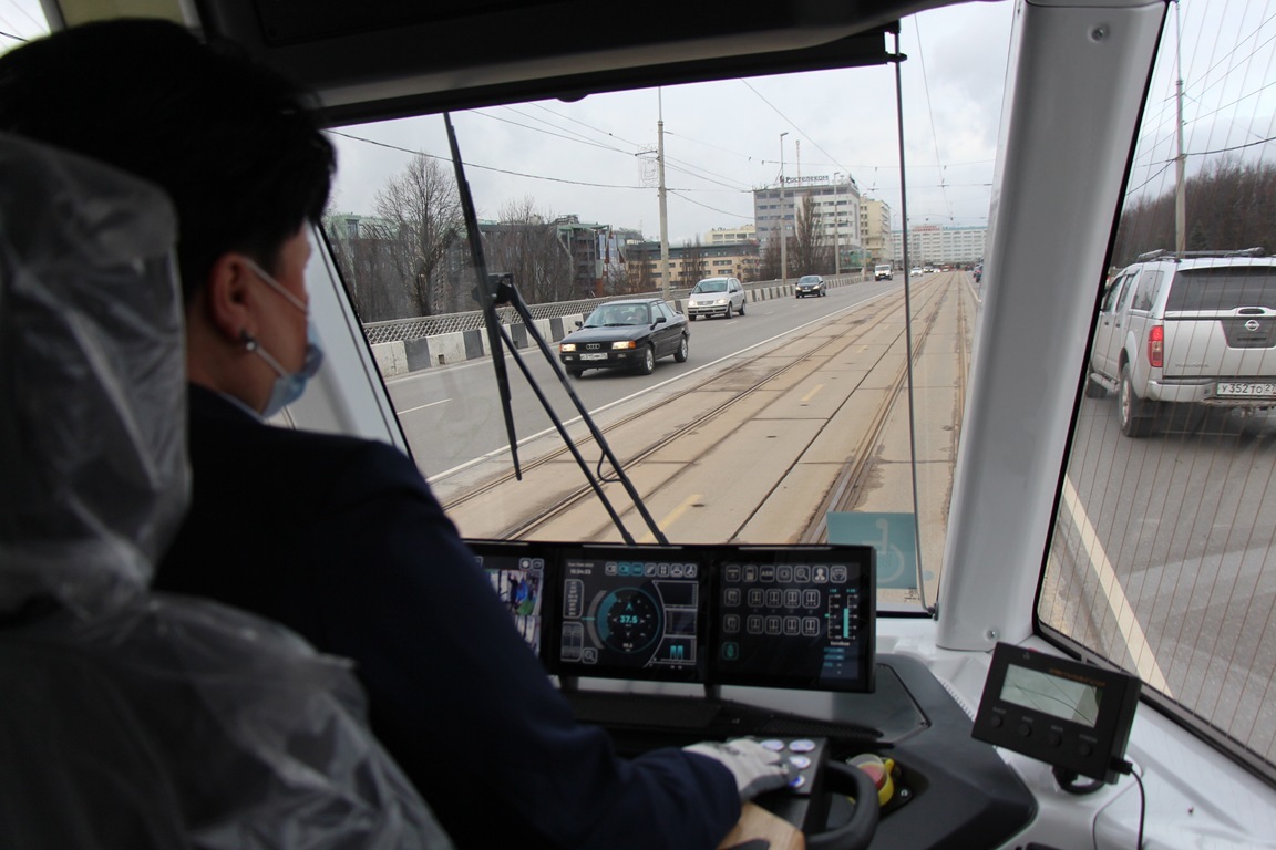 Водителям и логистам в Калининградской области подняли предложение на 22500 рублей