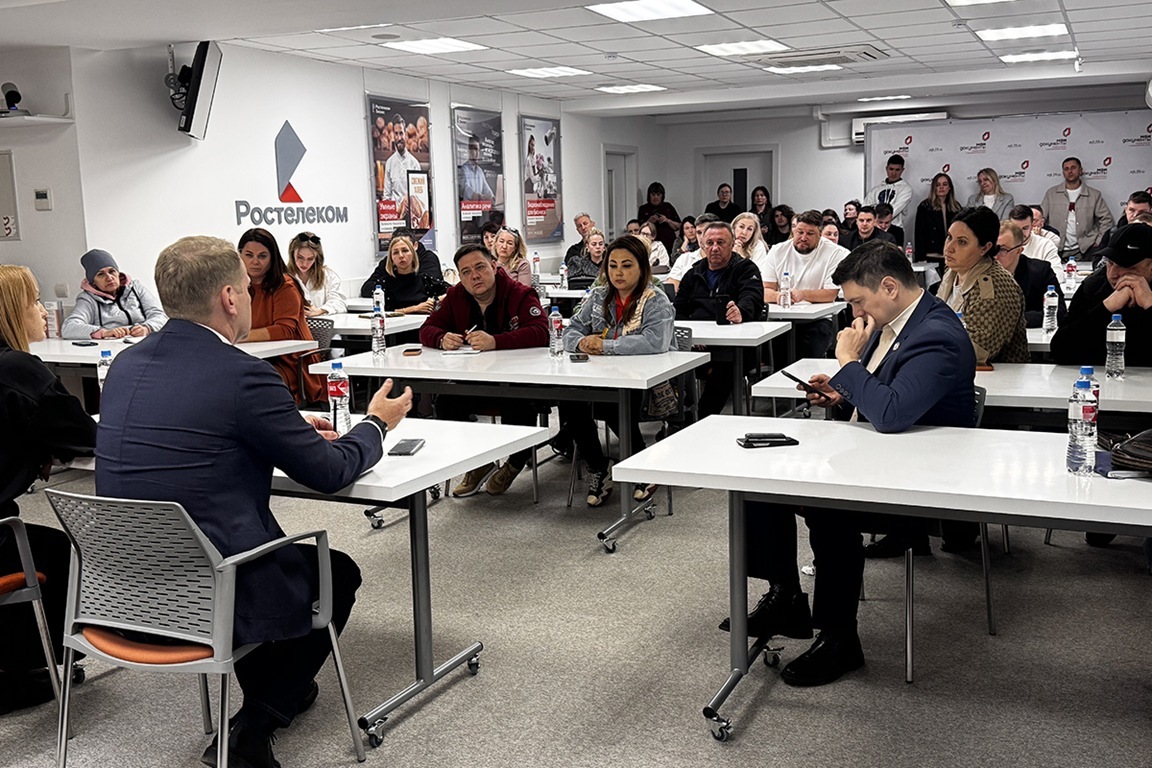 Фото: пресс-служба правительства Калининградской области Без страховки и с кредитами: арендаторы сгоревшего «Гианта» ждут помощи от властей