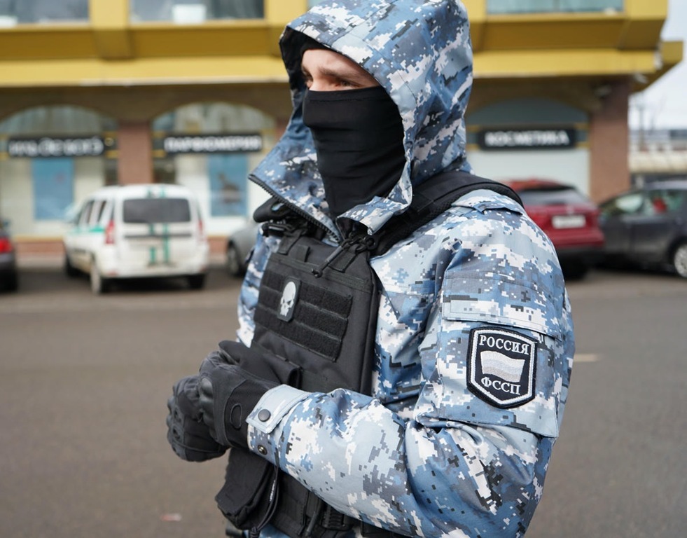 Приставы арестовали счета предприятия из-за&nbsp;долга по&nbsp;зарплате: женщина получила 740 тысяч