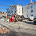 В&nbsp;Калининграде пожарный автоподъёмник столкнулся с&nbsp;Hyundai и&nbsp;Volkswagen и&nbsp;перевернулся