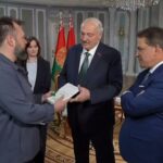 Лукашенко получил от&nbsp;Симоньян книгу-антиутопию &laquo;В&nbsp;начале было Слово &mdash; в&nbsp;конце будет Цифра&raquo;