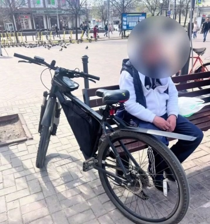 Курьер оставил велосипед на&nbsp;минуту у&nbsp;кафе &mdash; 55-летний рецидивист увёз его за&nbsp;60 тысяч
