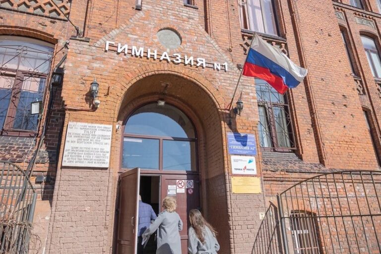 Беспрозванных проверил гимназию, колледж и&nbsp;ФОК в&nbsp;Советске и&nbsp;анонсировал пятилетний план