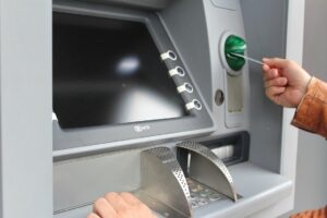 В&nbsp;Калининграде мужчина избил 50-летнего горожанина в&nbsp;очереди к&nbsp;банкомату &mdash; больше 10 ударов по&nbsp;лицу