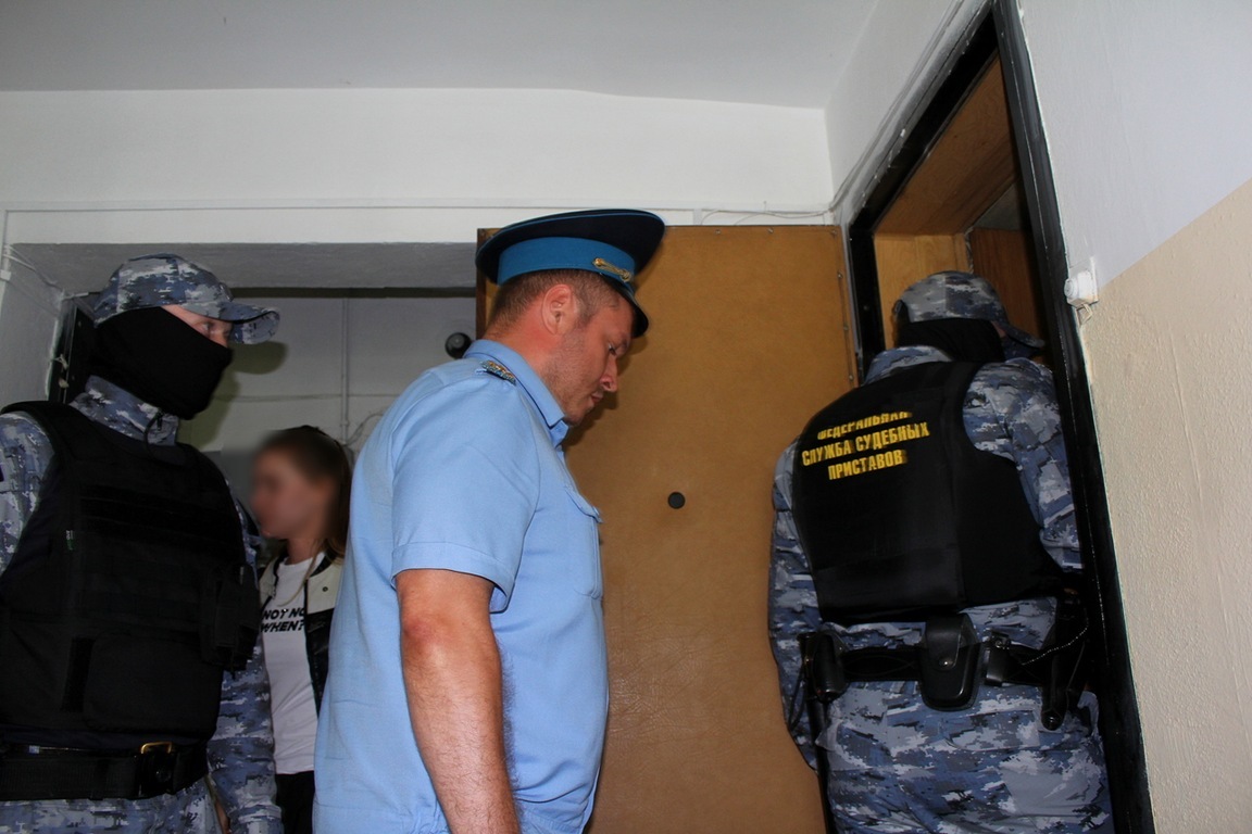 Пожилой калининградец не пускал внука в&nbsp;унаследованную комнату &mdash; приставы вселили наследника принудительно